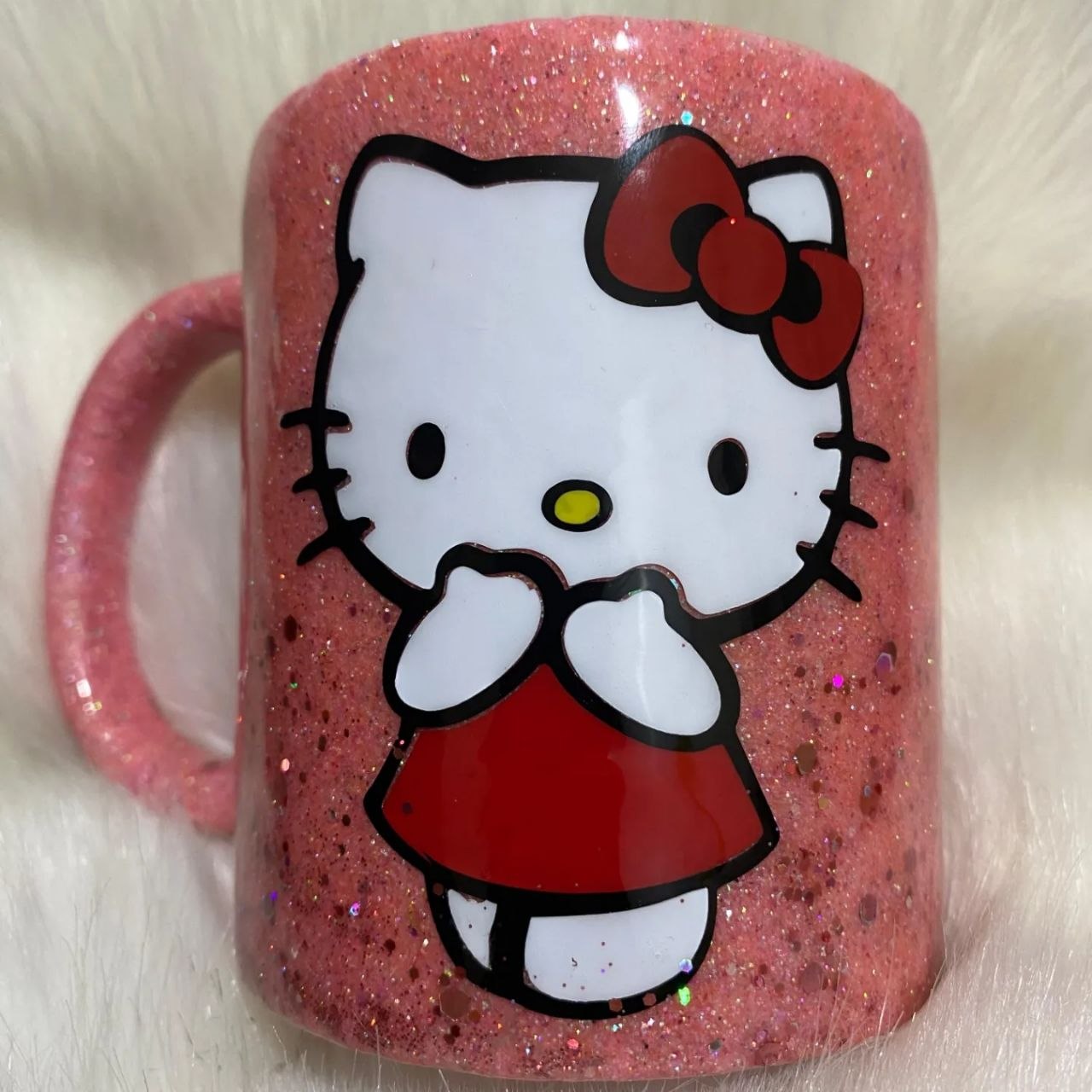 Taza personalizada Hello Kitty con glitter rosa